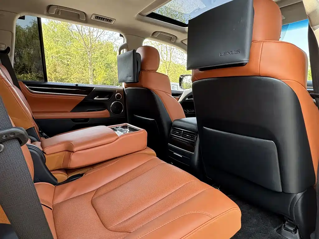 Lexus LX — фото 28