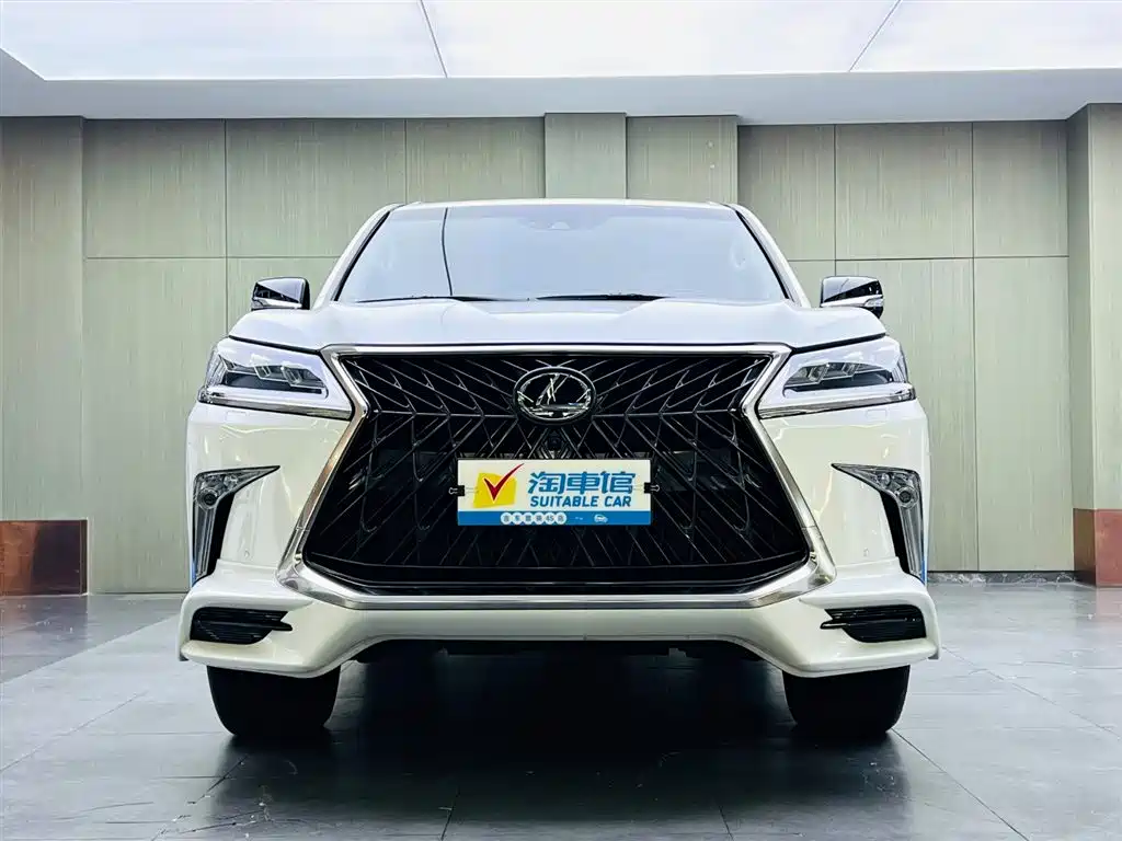 Lexus LX — фото 2