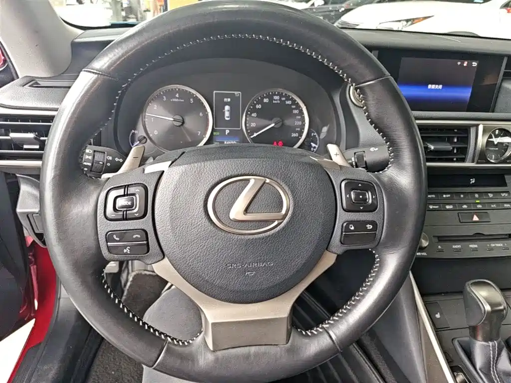Lexus IS — фото 11