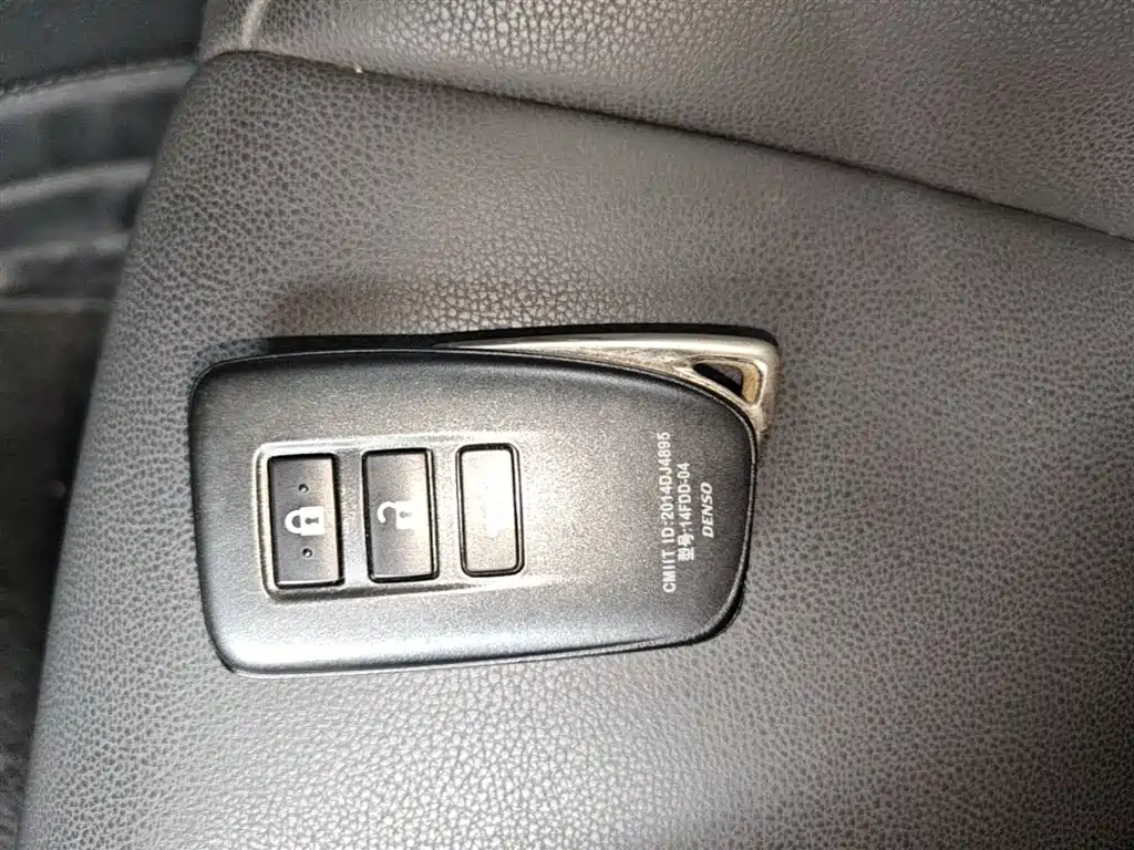 Lexus IS — фото 9