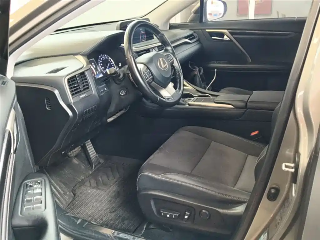 Lexus RX — фото 15
