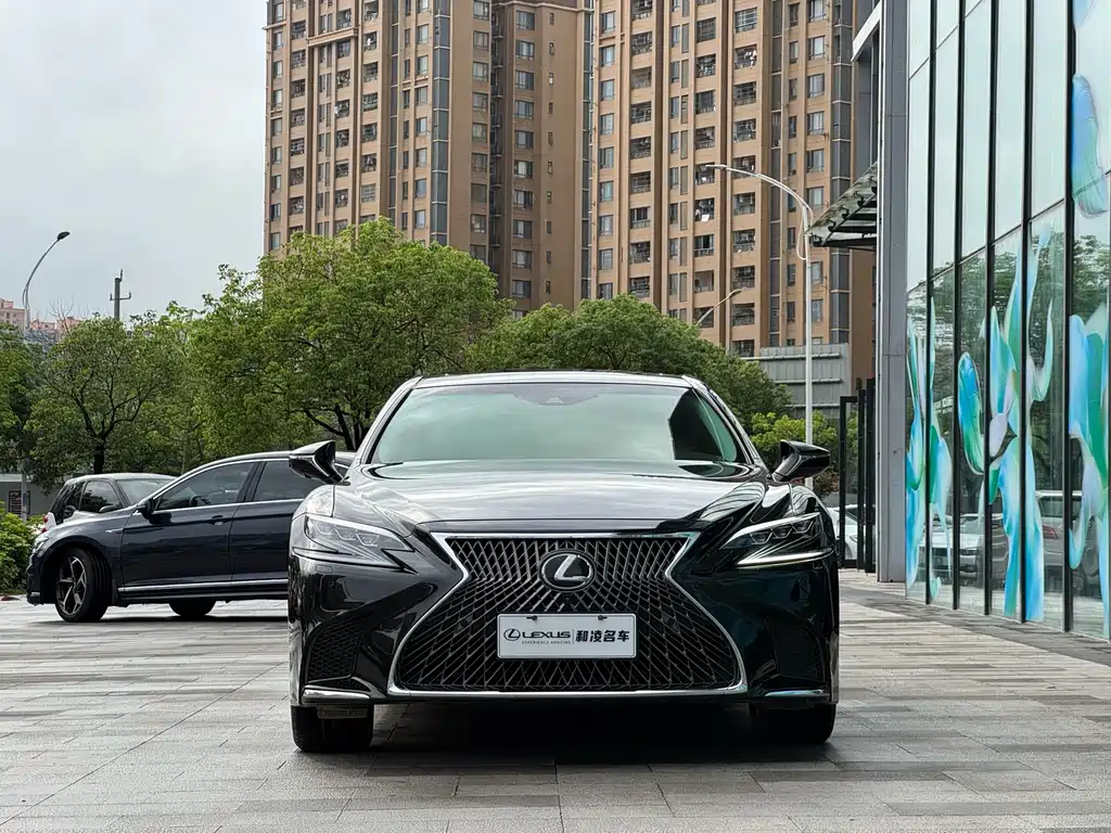 Lexus LS — фото 2