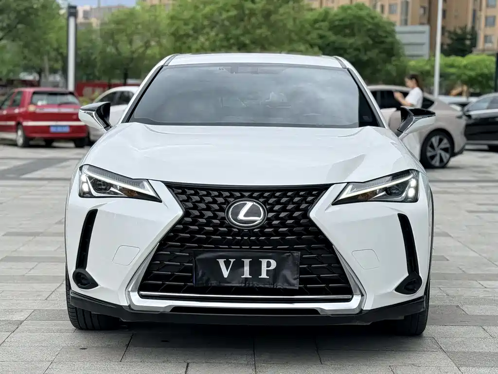 Lexus UX — фото 2