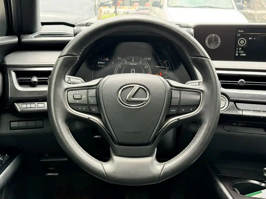 Lexus UX — фото 11