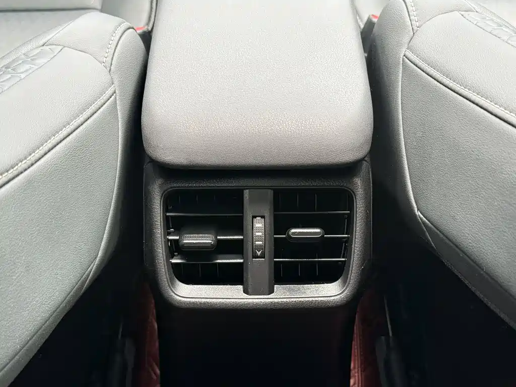 Lexus UX — фото 17