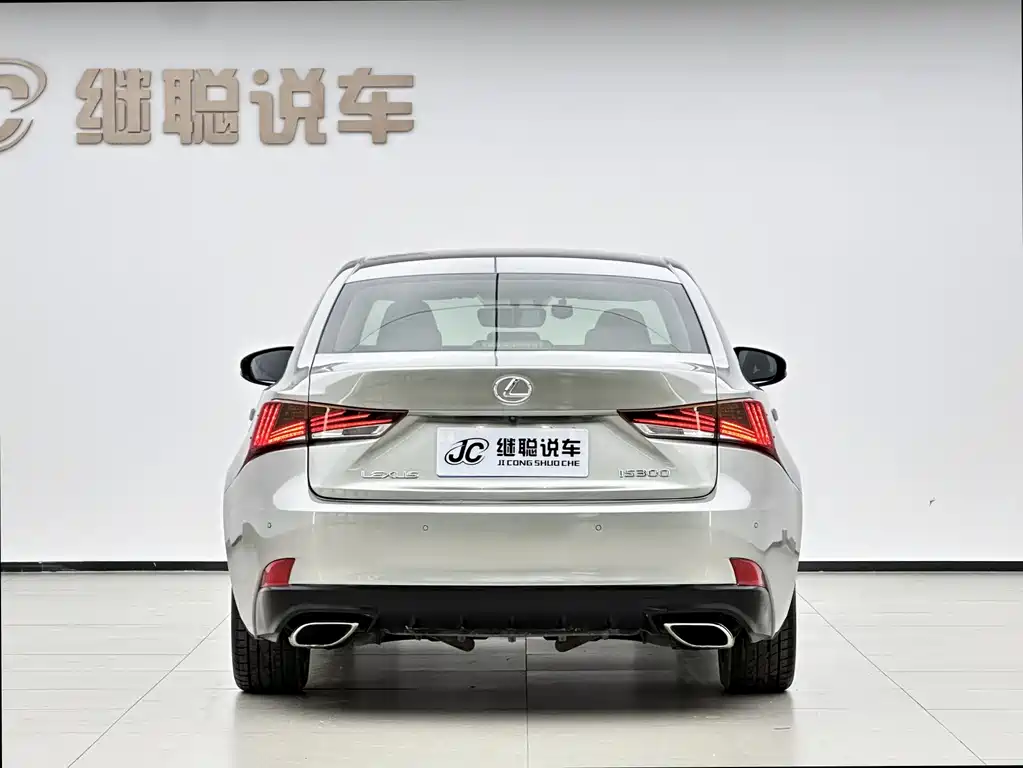 Lexus IS — фото 17