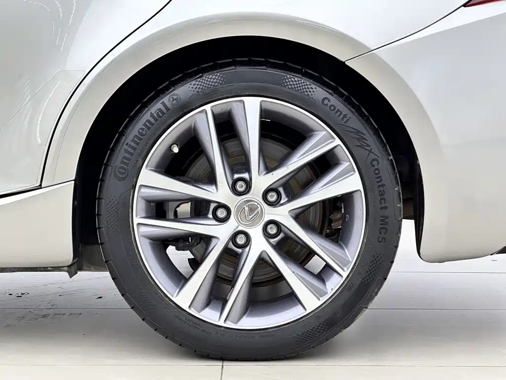 Lexus IS — фото 9