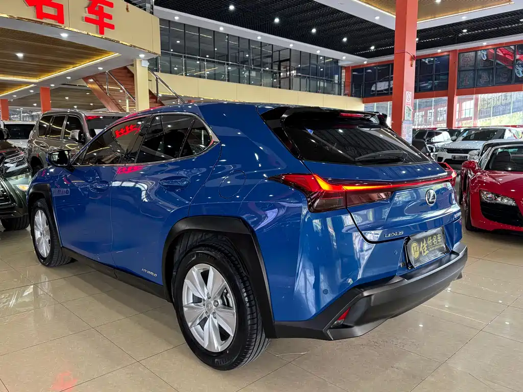Lexus UX — фото 5