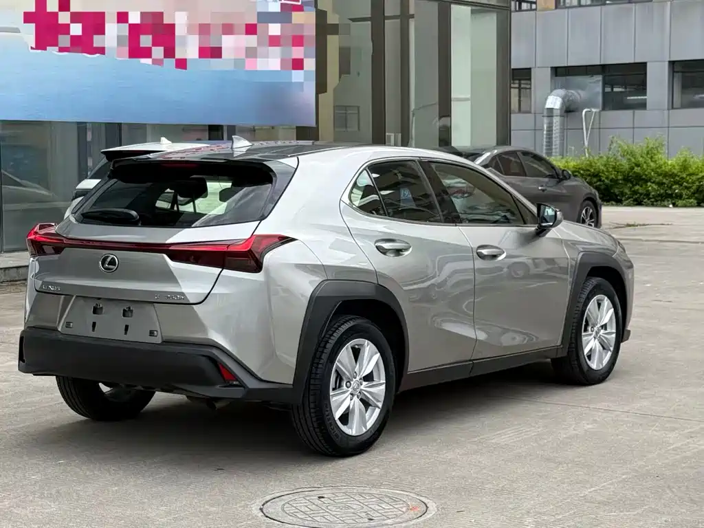 Lexus UX — фото 9