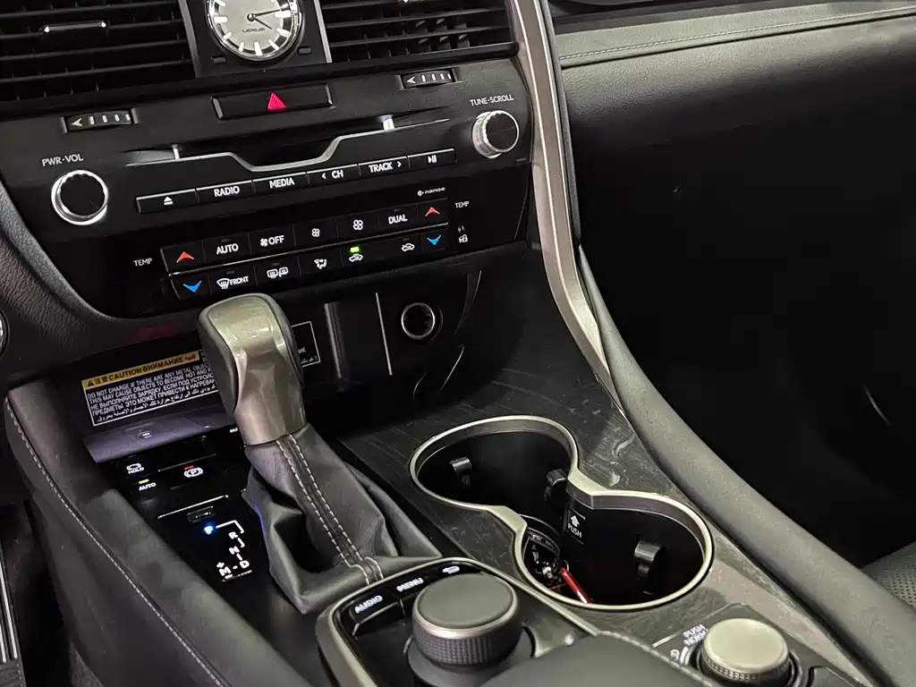 Lexus RX — фото 11