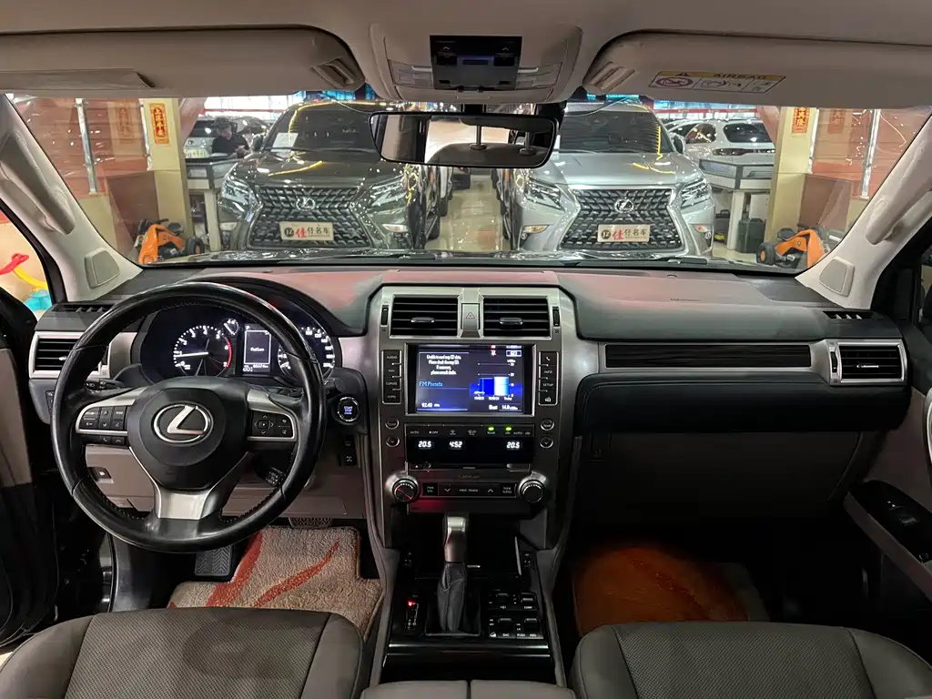 Lexus GX — фото 10