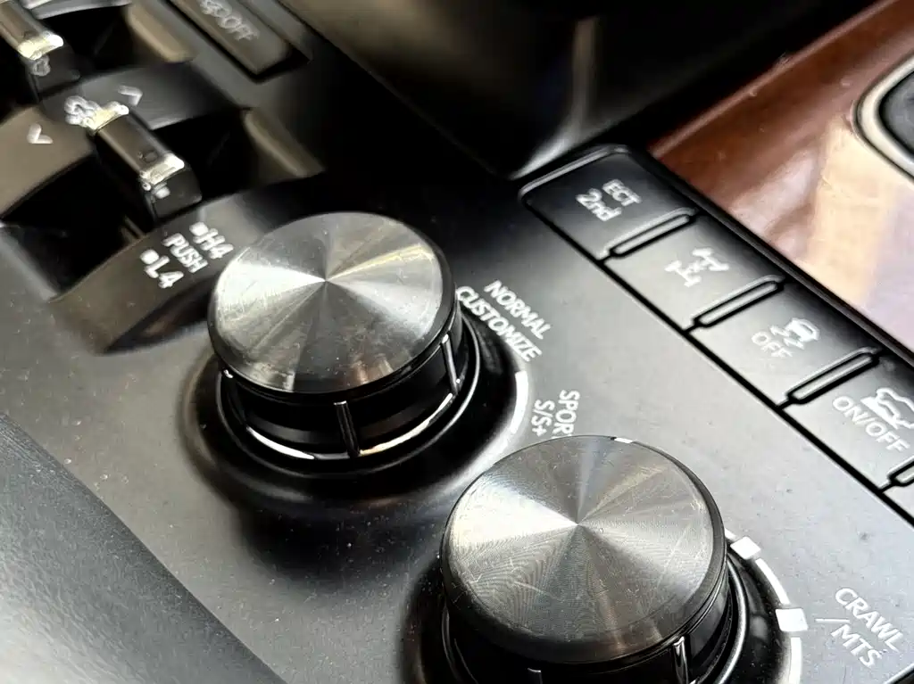 Lexus LX — фото 18