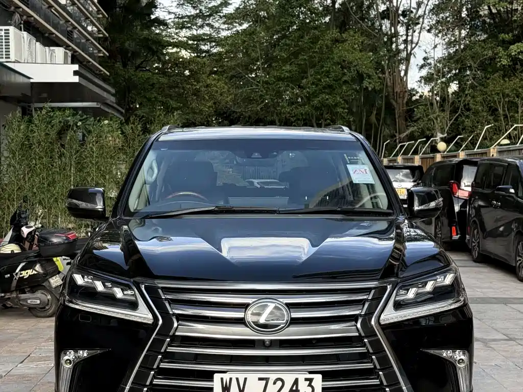 Lexus LX — фото 3