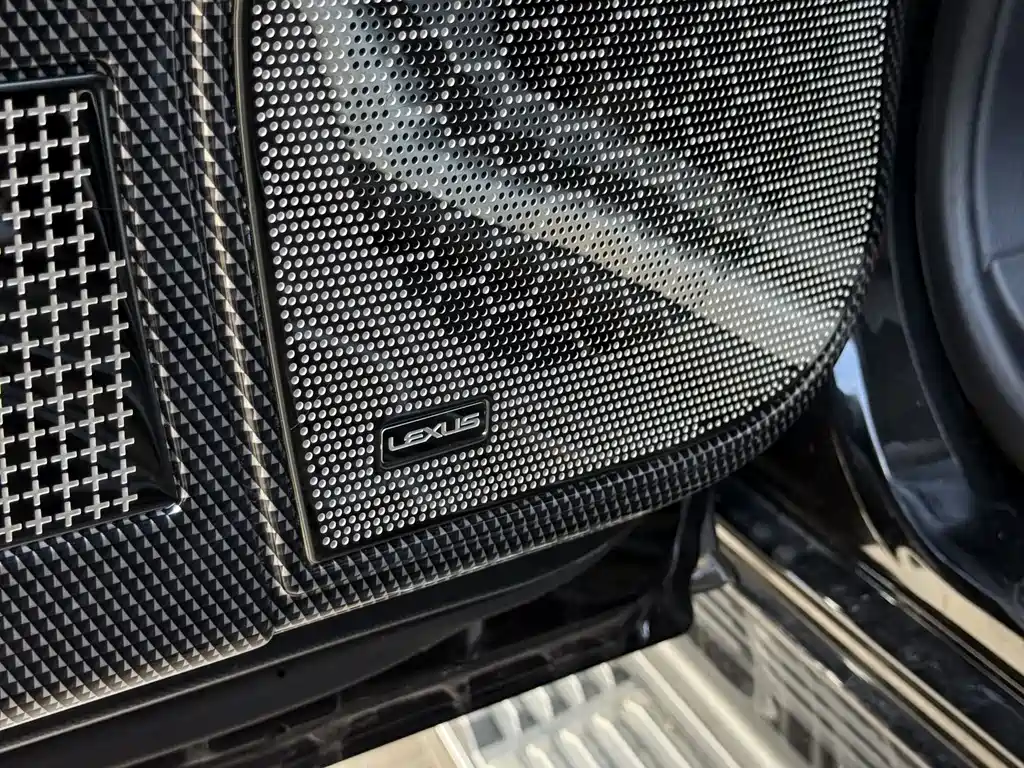 Lexus LX — фото 23