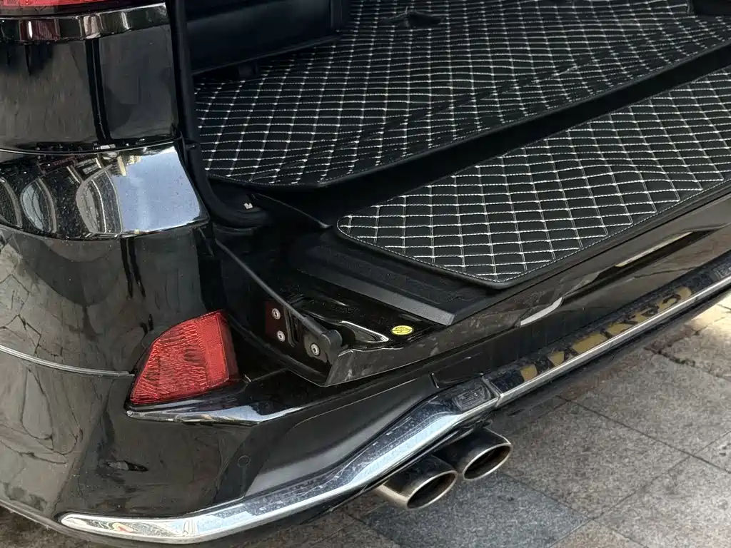 Lexus LX — фото 25