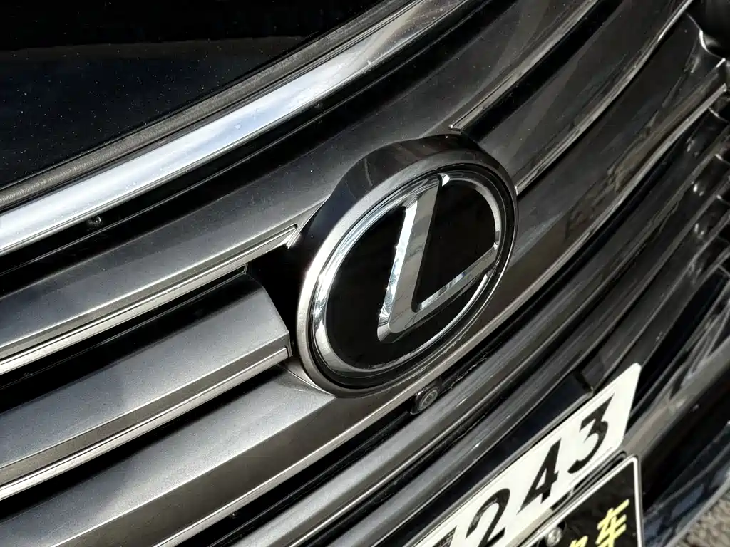 Lexus LX — фото 4