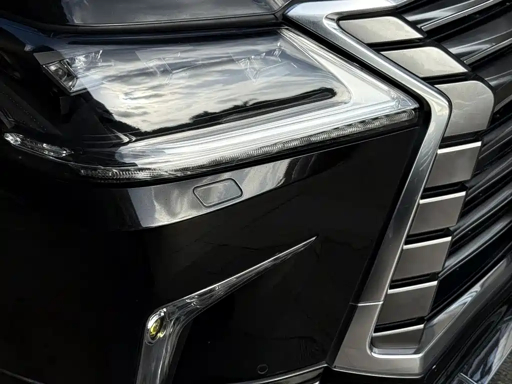 Lexus LX — фото 6