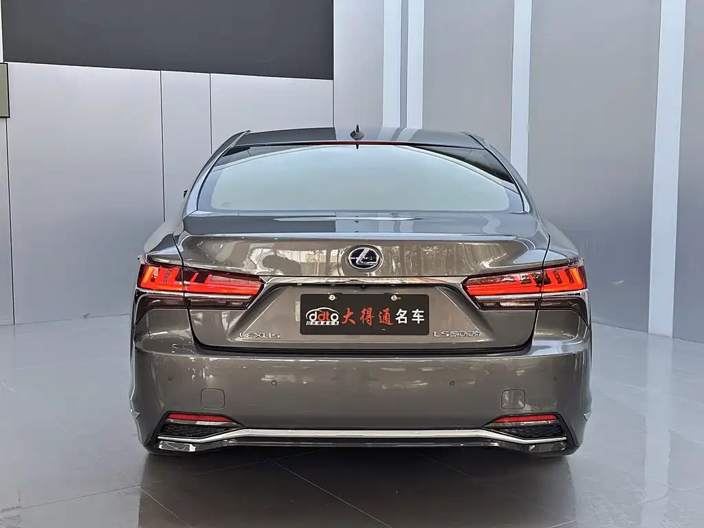 Lexus LS — фото 19