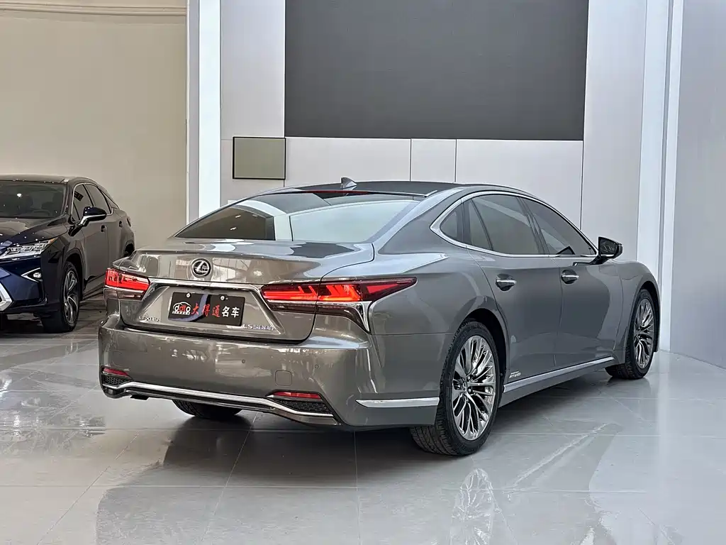 Lexus LS — фото 20