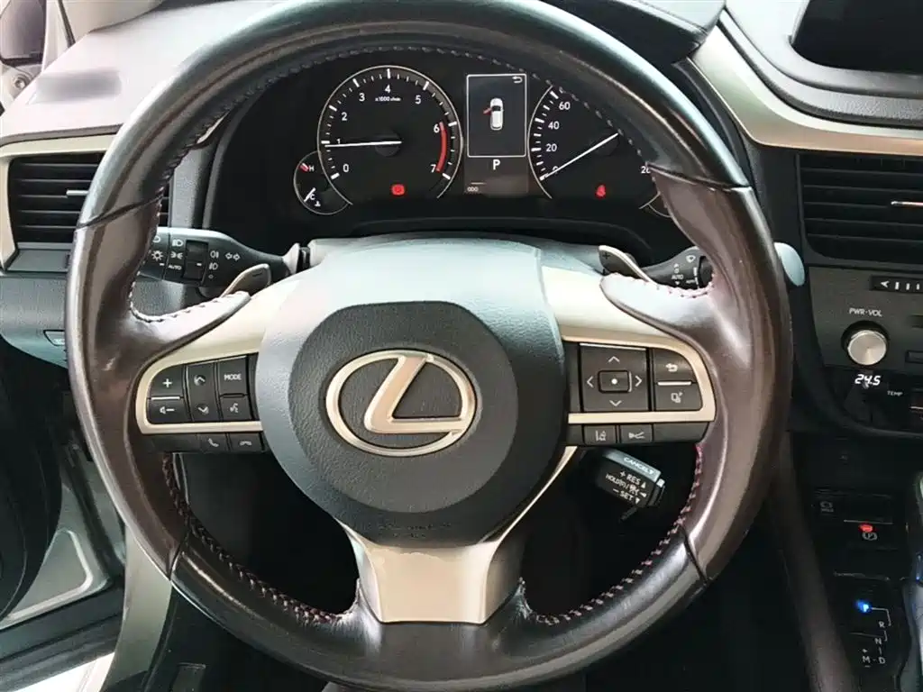 Lexus RX — фото 11