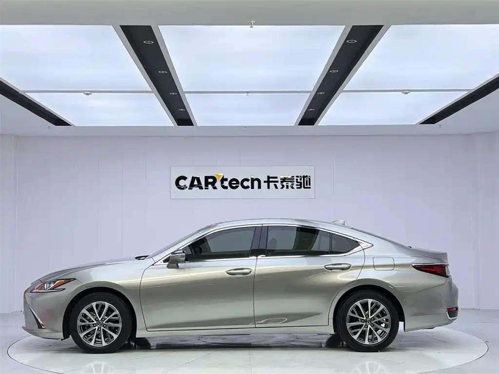 Lexus ES — фото 2