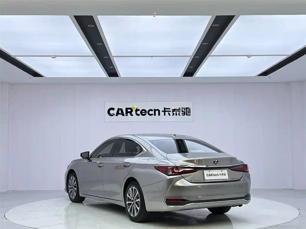 Lexus ES — фото 3