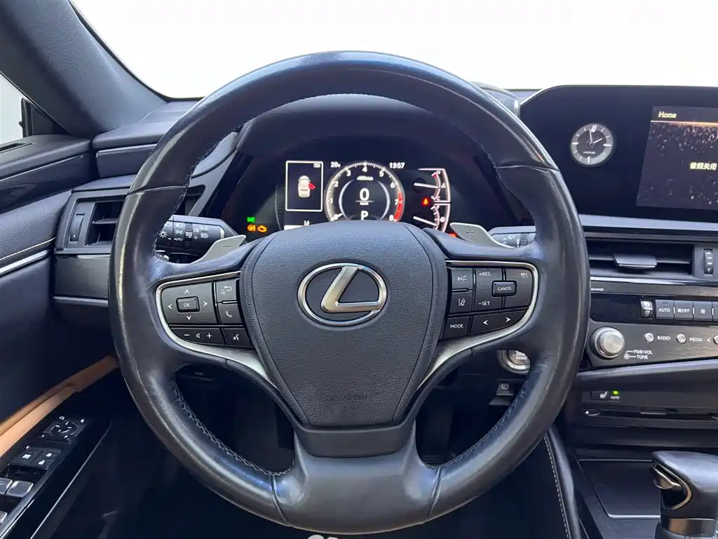 Lexus ES — фото 24
