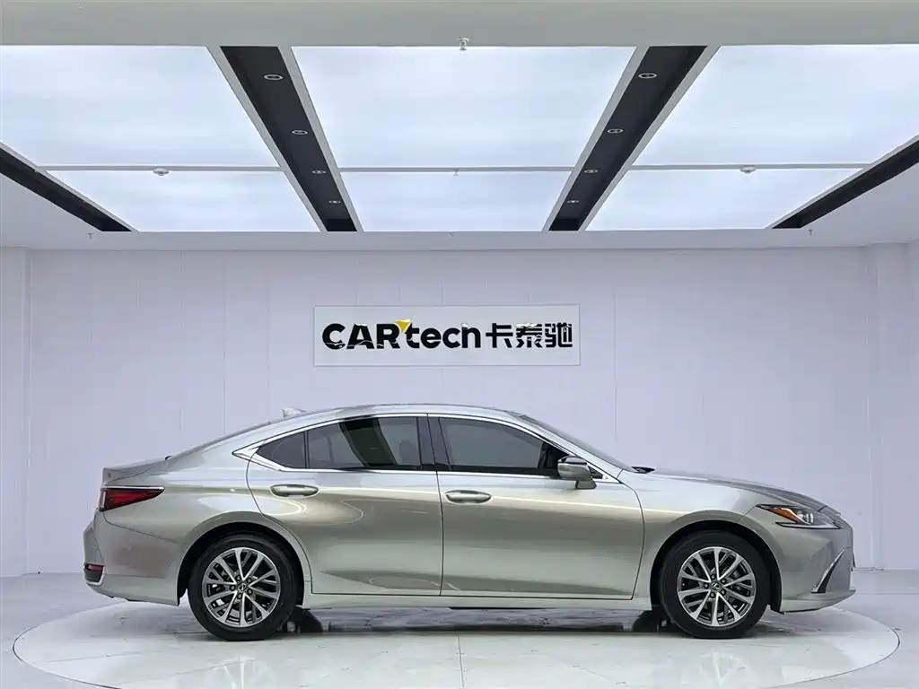Lexus ES — фото 6