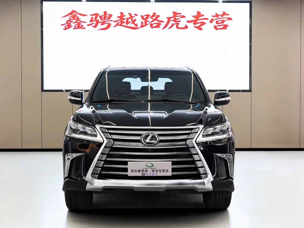 Lexus LX — фото 2