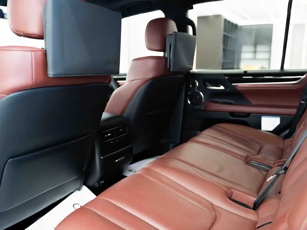 Lexus LX — фото 13