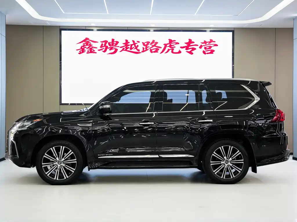 Lexus LX — фото 4