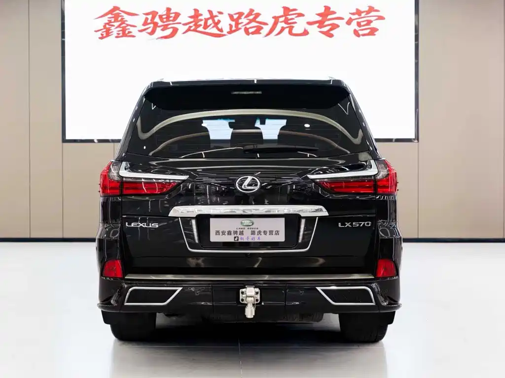 Lexus LX — фото 5