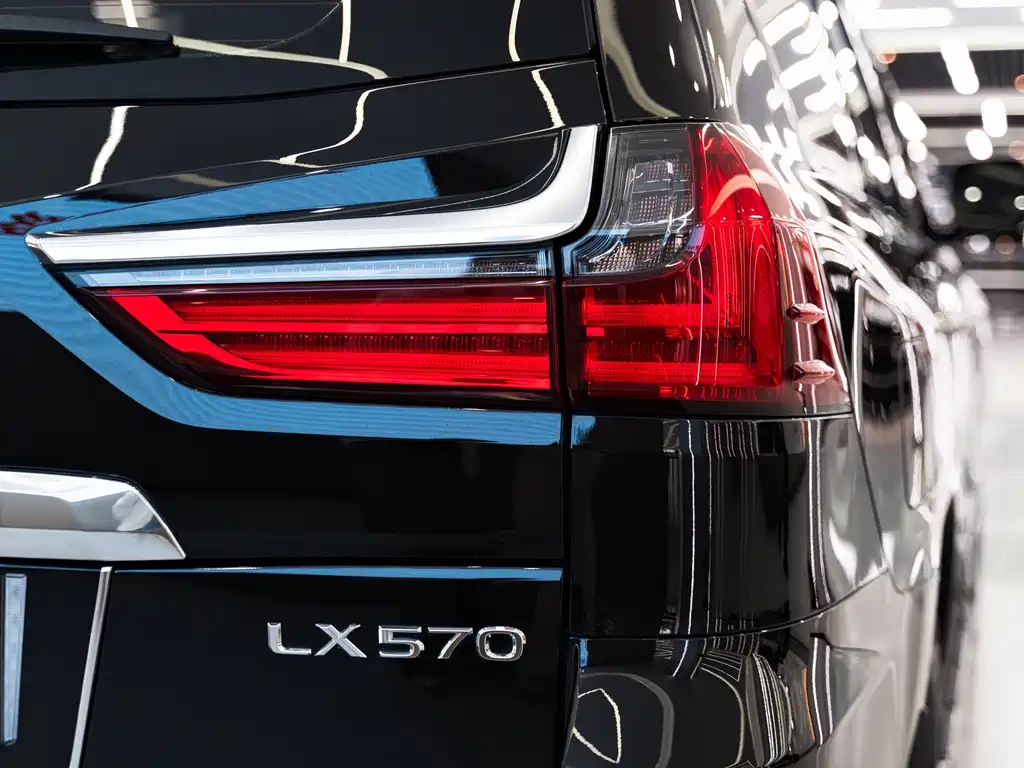 Lexus LX — фото 6