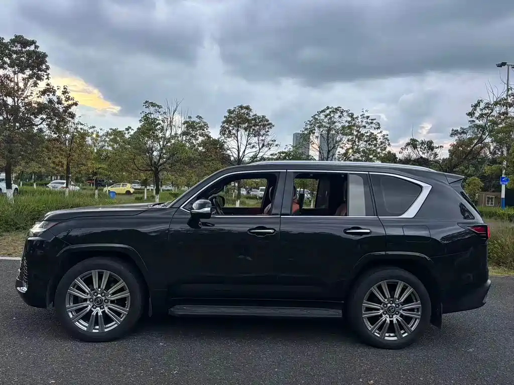 Lexus LX — фото 2