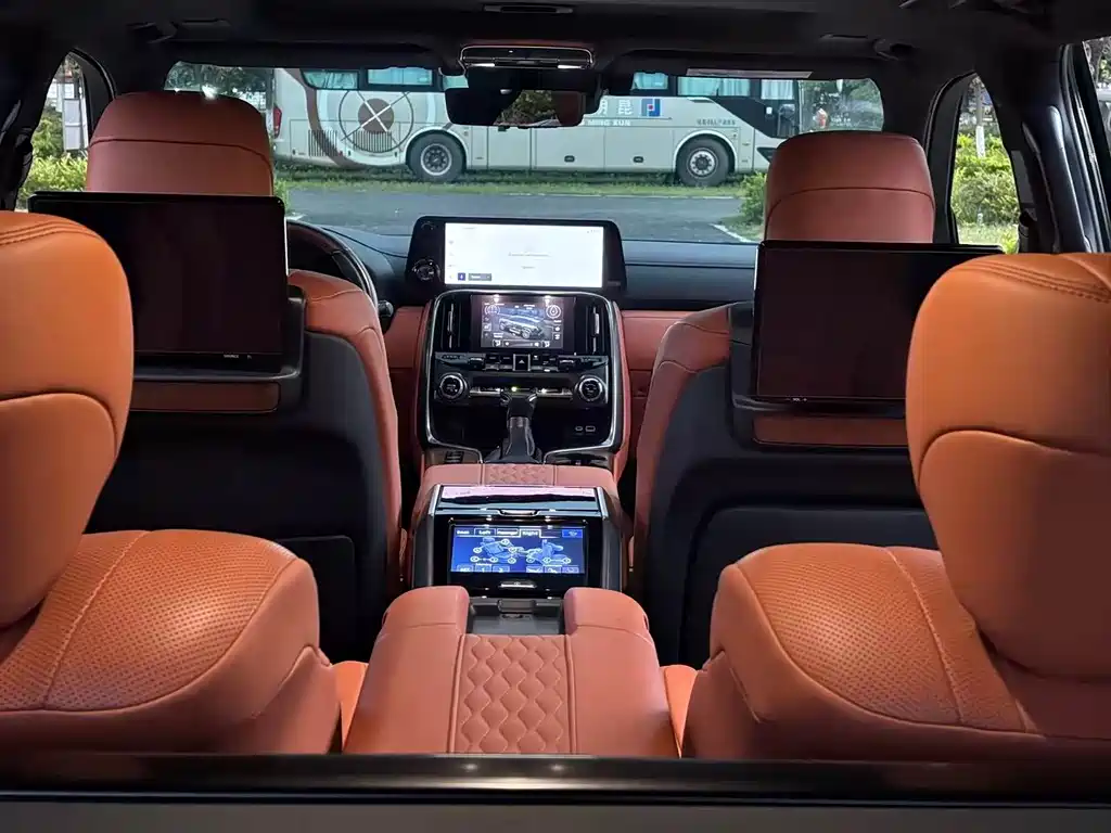 Lexus LX — фото 18