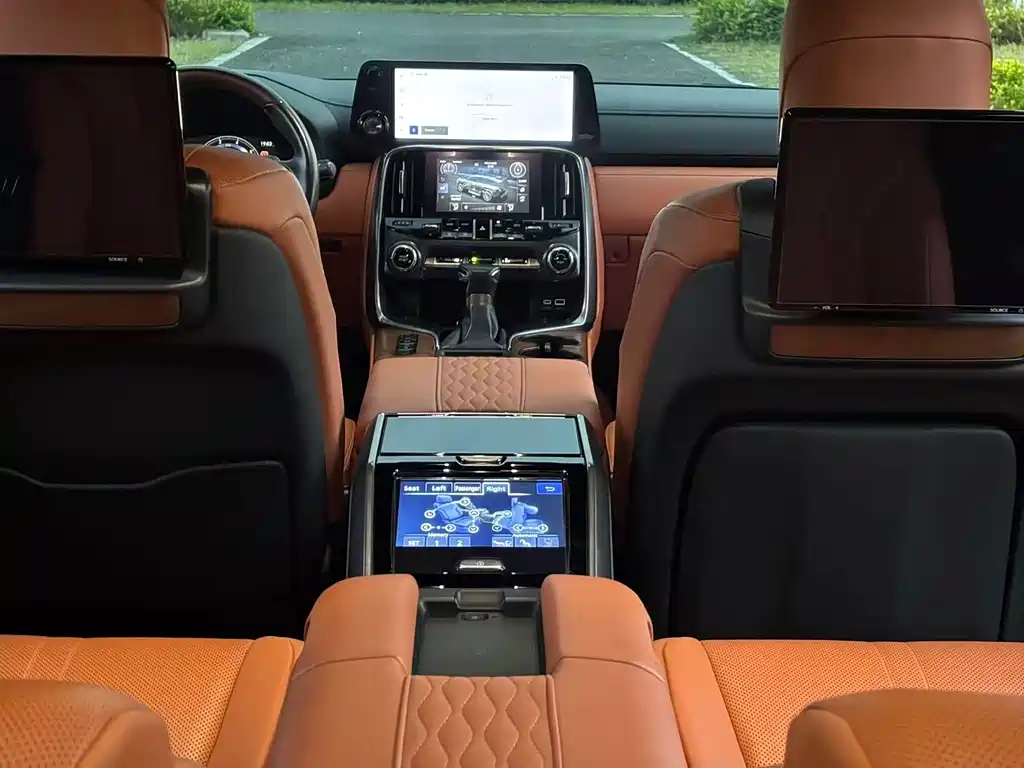 Lexus LX — фото 19