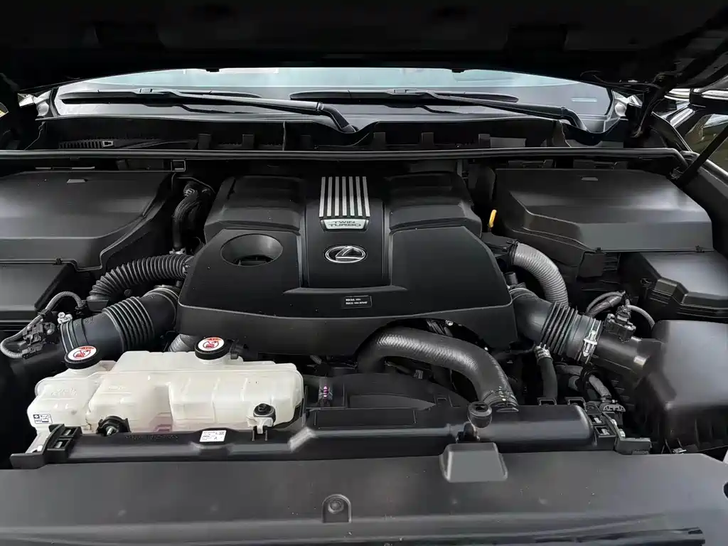Lexus LX — фото 20