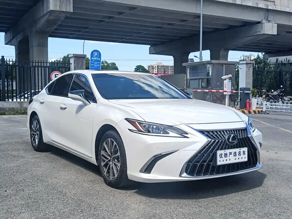 Lexus ES — фото 4