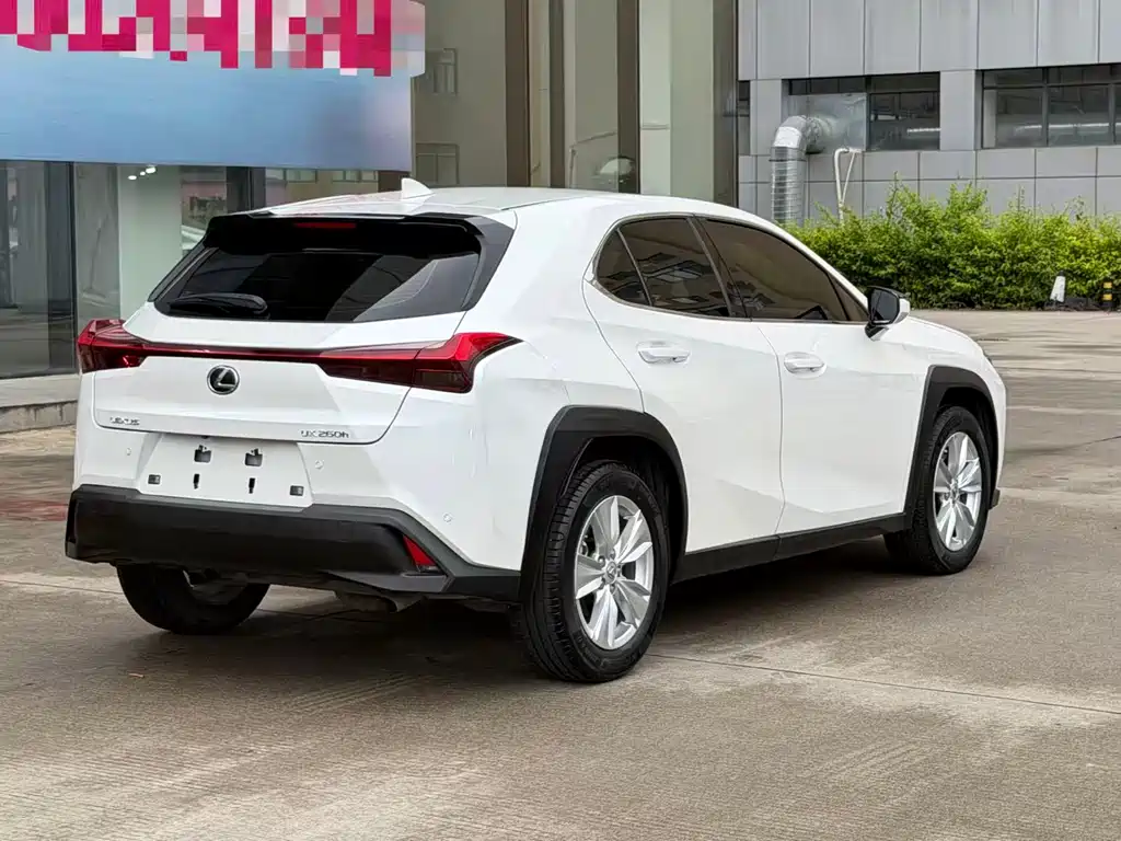 Lexus UX — фото 9