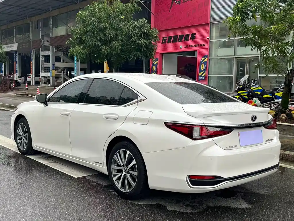 Lexus ES — фото 6
