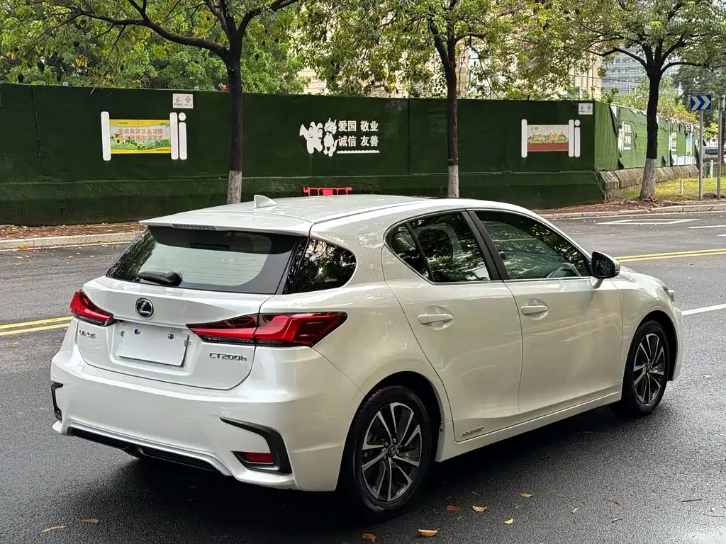 Lexus CT — фото 28