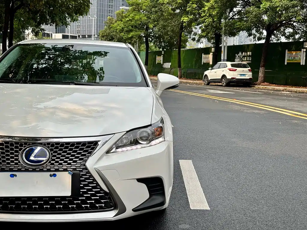 Lexus CT — фото 4