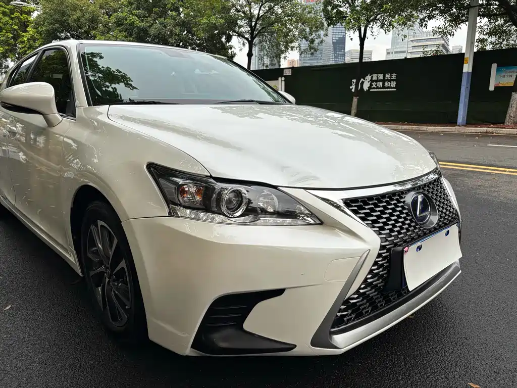 Lexus CT — фото 33