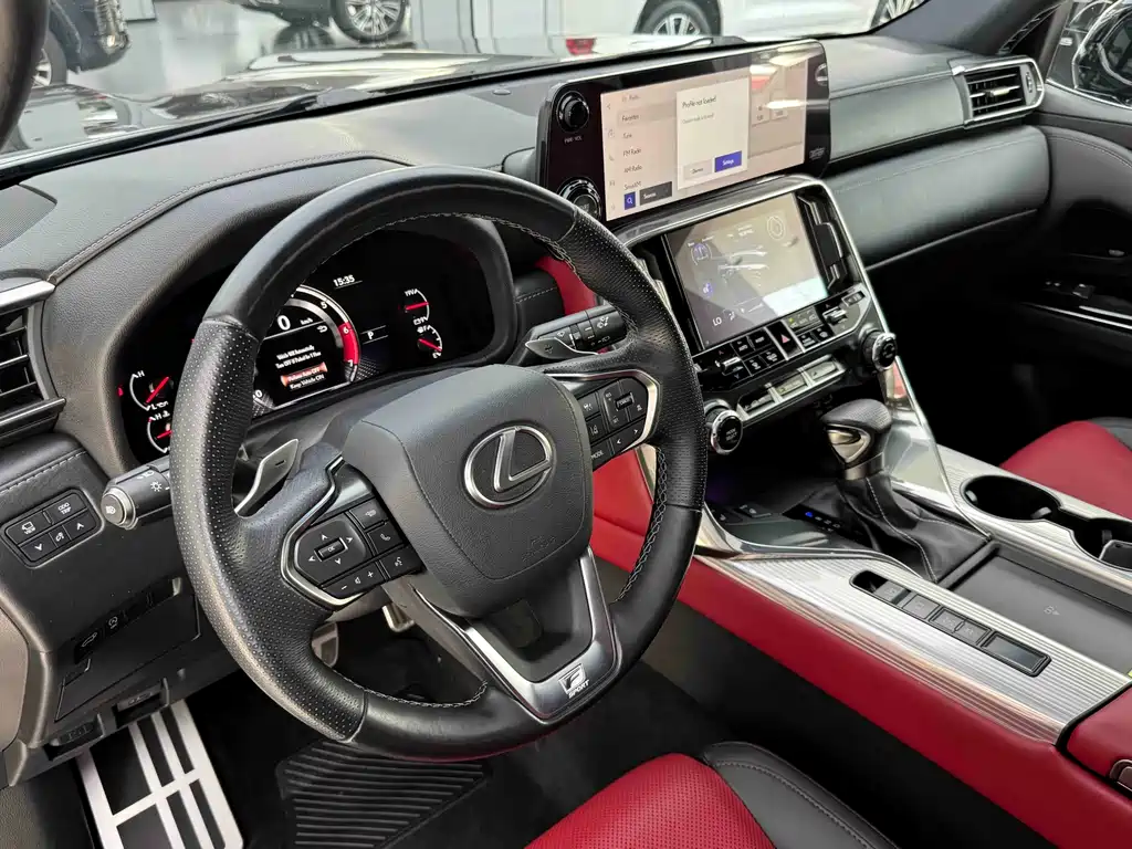 Lexus LX — фото 11