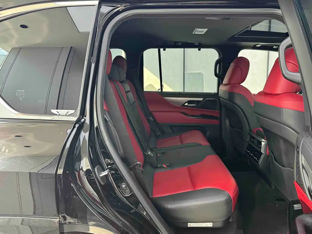 Lexus LX — фото 15
