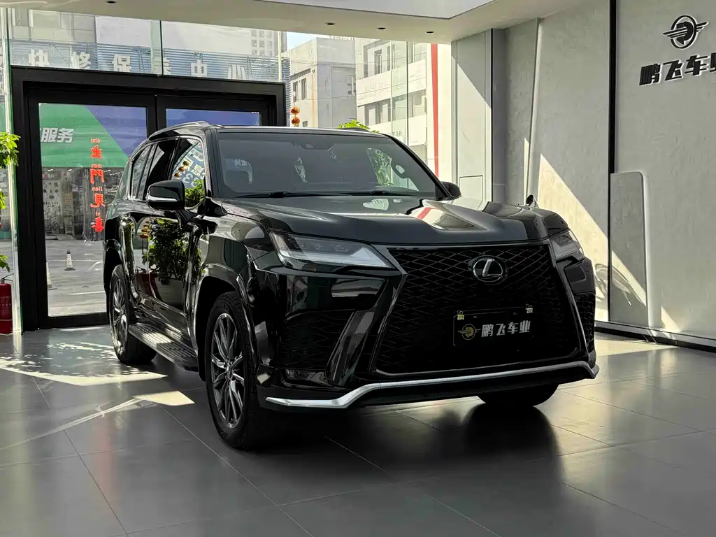 Lexus LX — фото 3