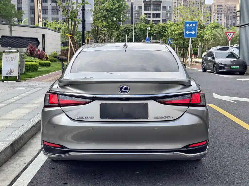 Lexus ES — фото 8