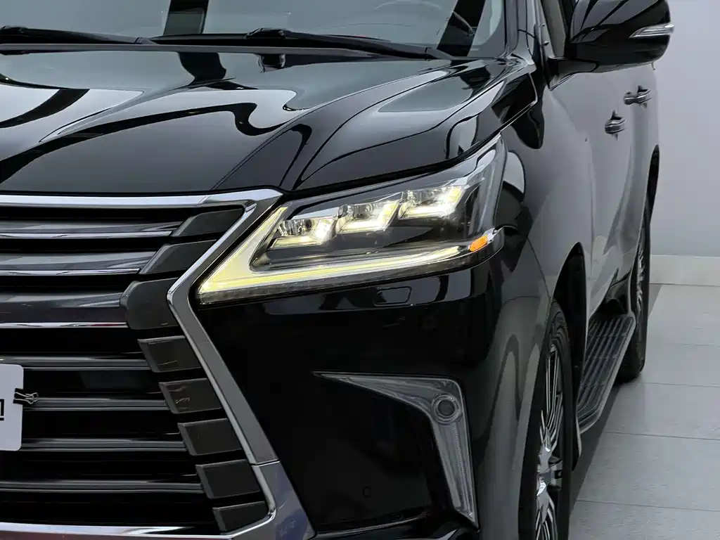 Lexus LX — фото 4