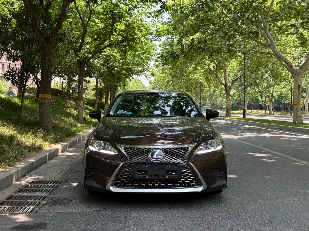 Lexus CT — фото 2