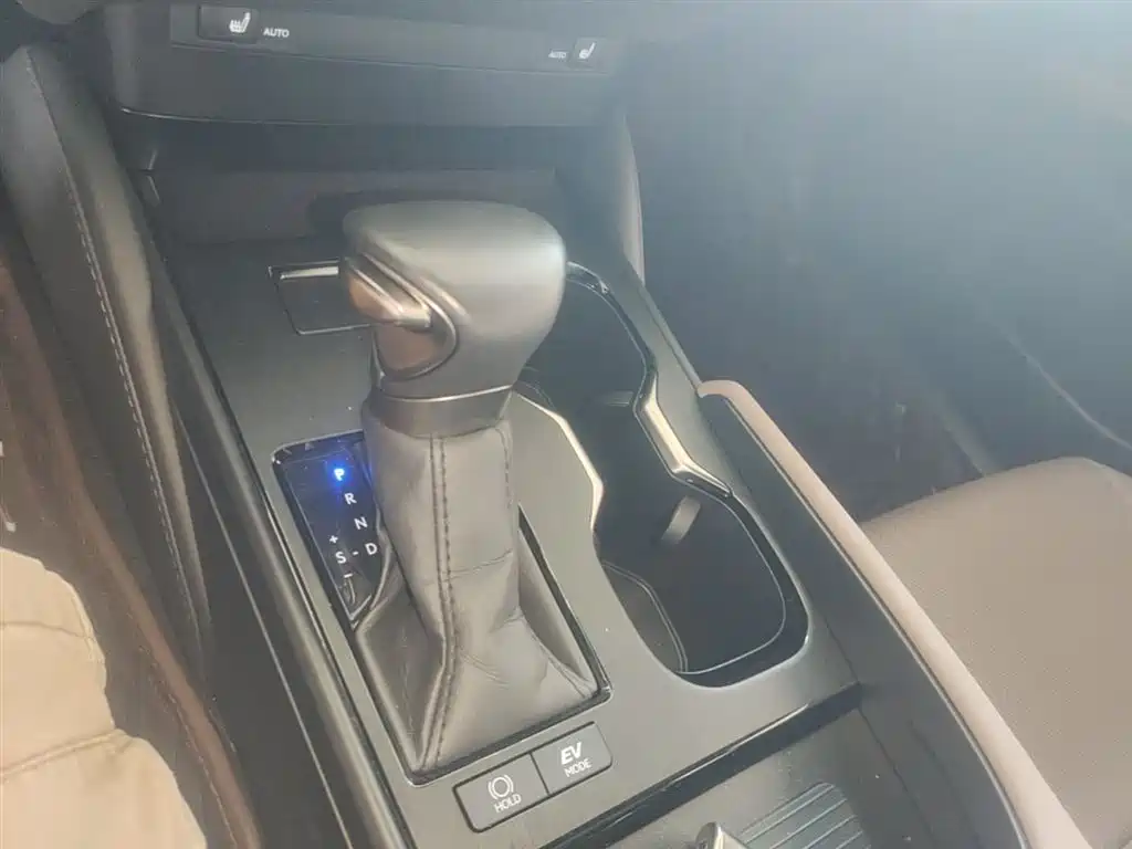Lexus ES — фото 14
